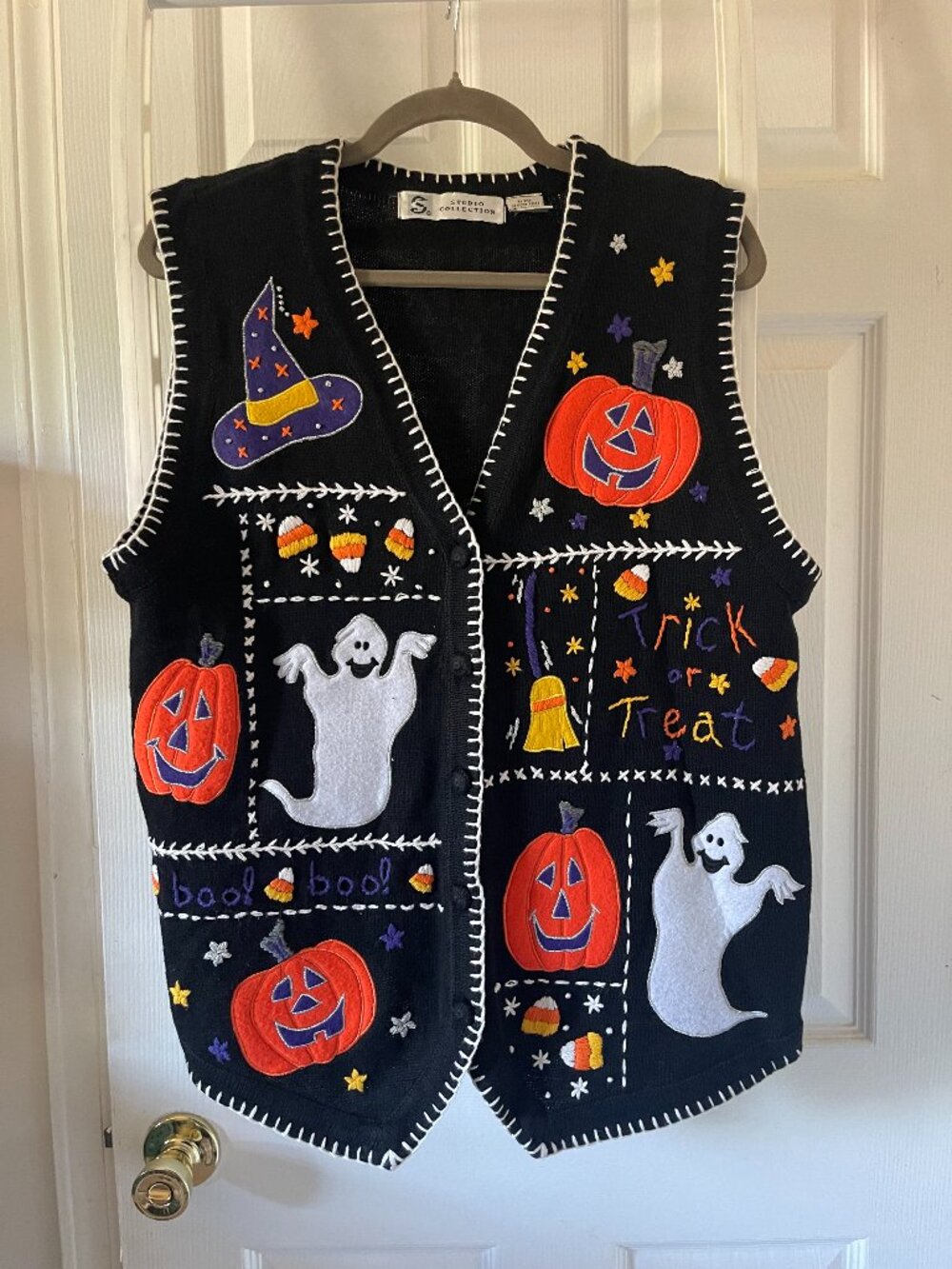 VTG Studio Collection Halloween Sweater Vest Medium Black Trick or Treat Ghost